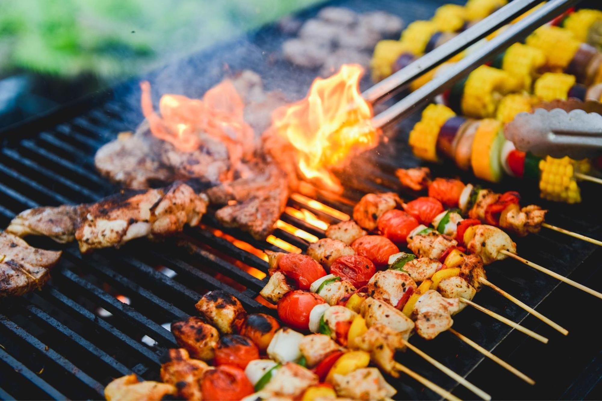 Hotel Stripes Kuala Lumpur, Autograph Collection ภายนอก รูปภาพ A barbecue