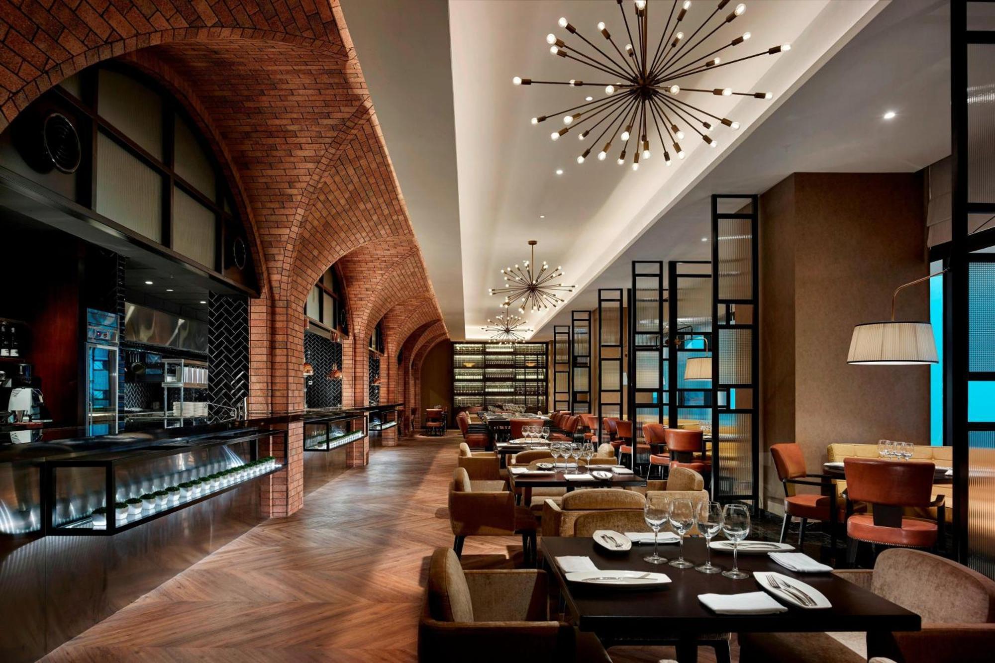 Hotel Stripes Kuala Lumpur, Autograph Collection ภายนอก รูปภาพ The restaurant