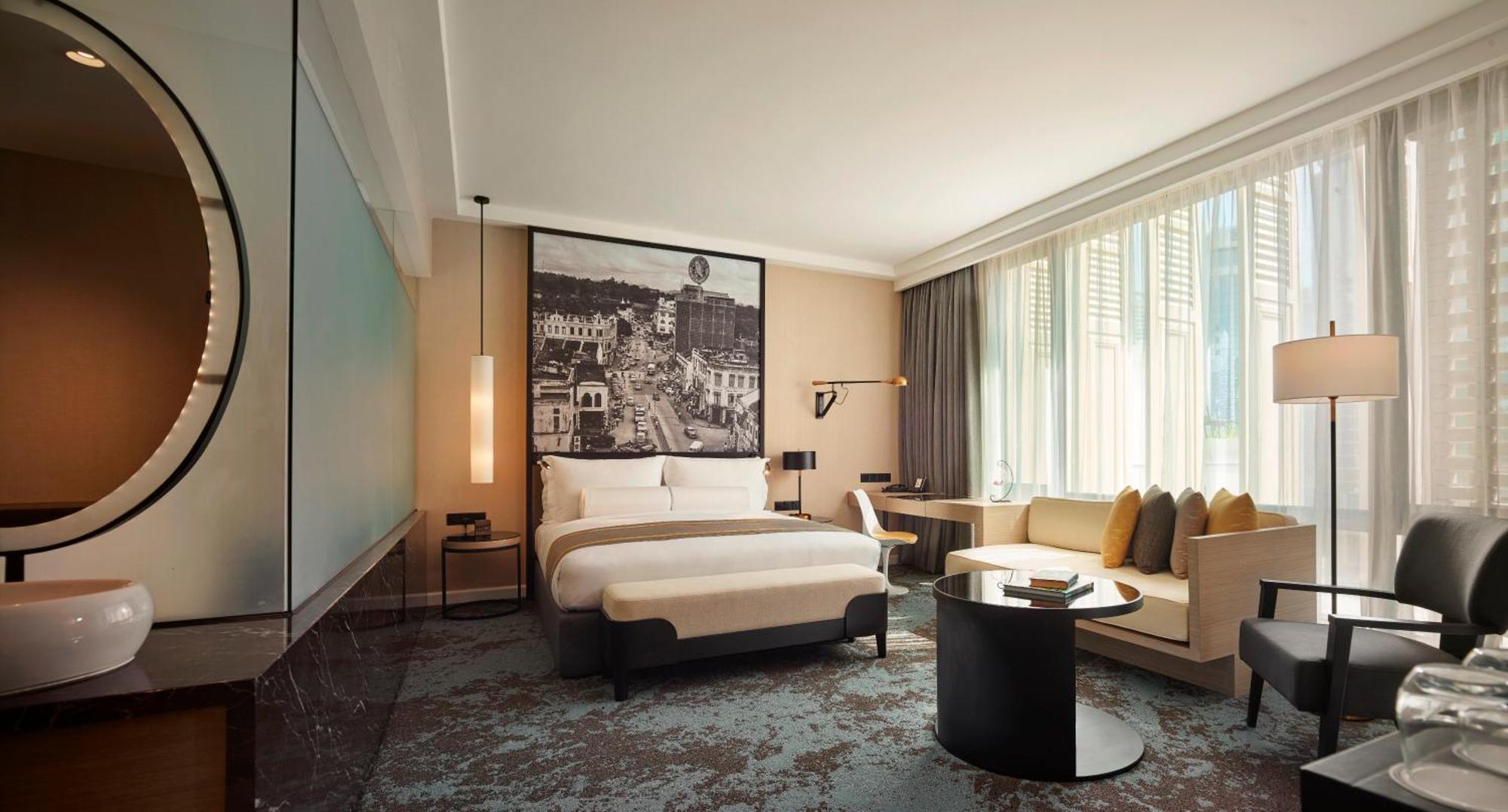Hotel Stripes Kuala Lumpur, Autograph Collection ภายนอก รูปภาพ Deluxe Room