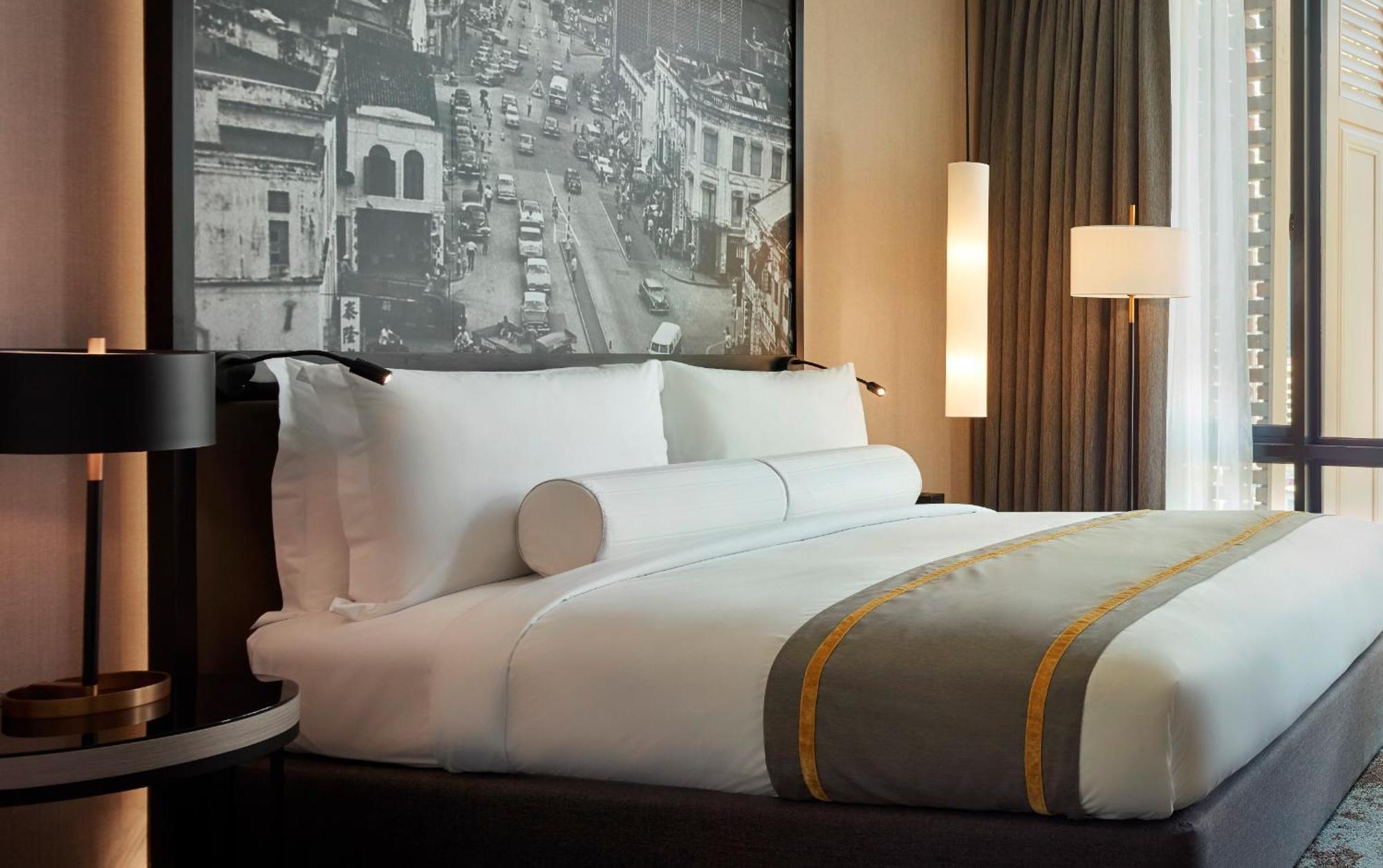 Hotel Stripes Kuala Lumpur, Autograph Collection ภายนอก รูปภาพ A bedroom at the hotel