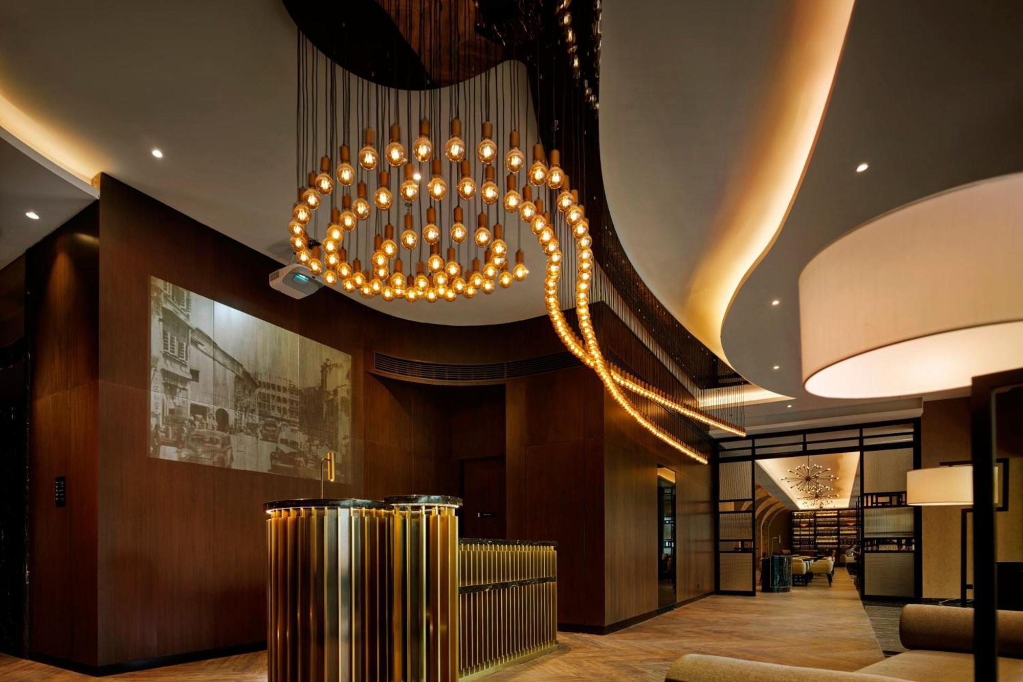 Hotel Stripes Kuala Lumpur, Autograph Collection ภายนอก รูปภาพ The lobby of the hotel