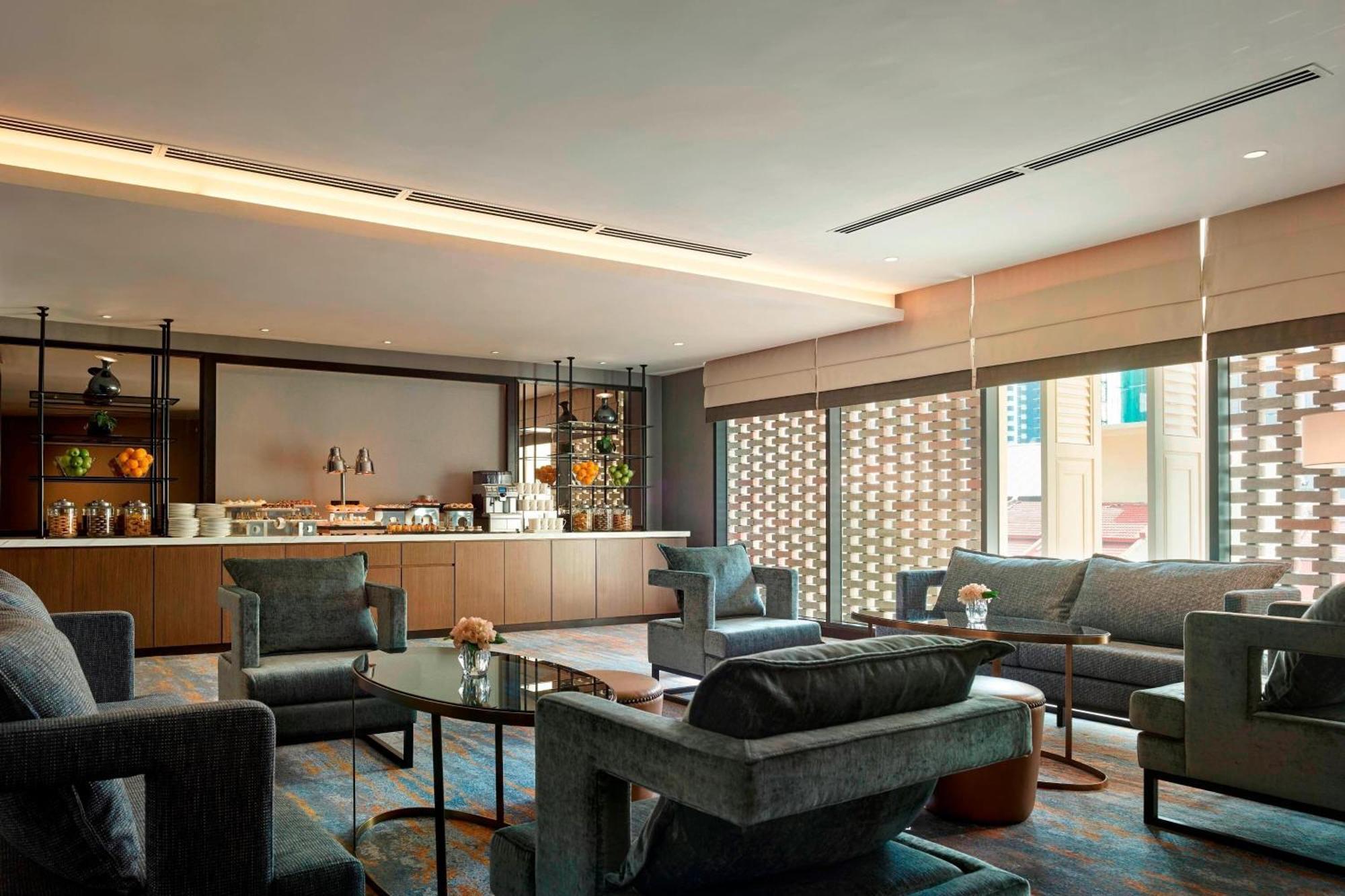 Hotel Stripes Kuala Lumpur, Autograph Collection ภายนอก รูปภาพ The Club lounge at Hong Kong International Airport