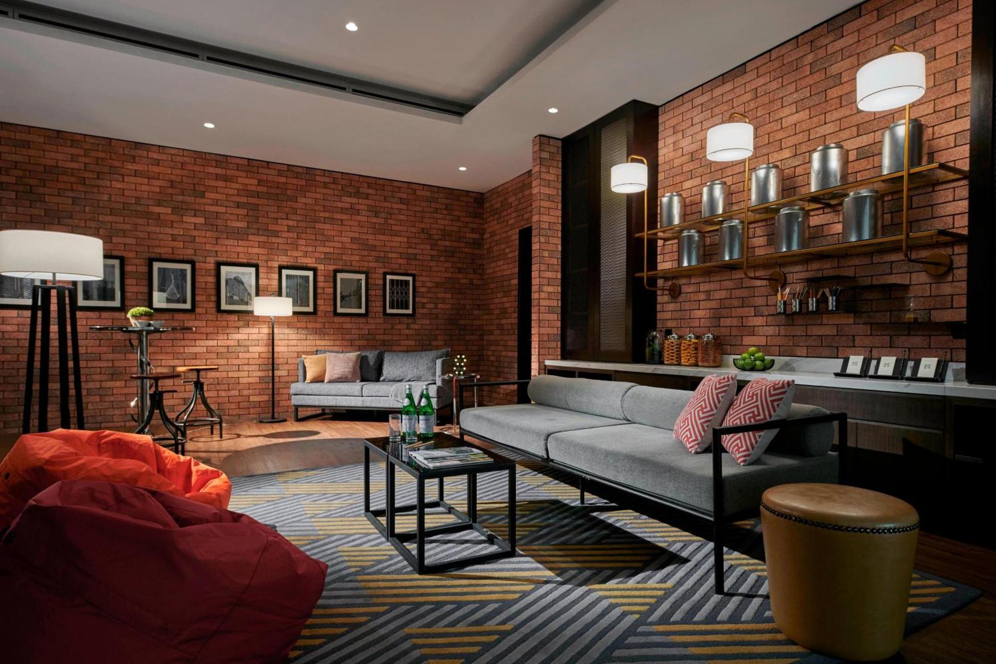 Hotel Stripes Kuala Lumpur, Autograph Collection ภายนอก รูปภาพ The Library