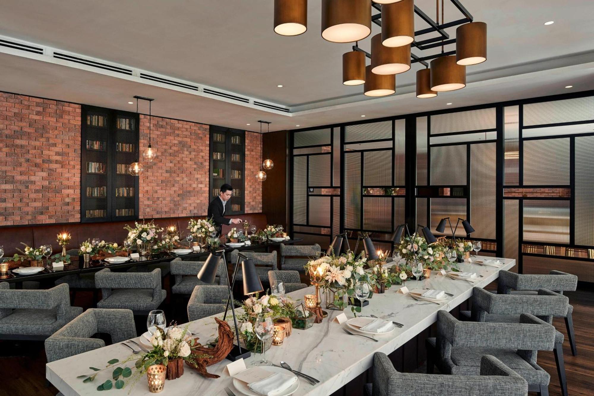 Hotel Stripes Kuala Lumpur, Autograph Collection ภายนอก รูปภาพ The private dining room at the restaurant