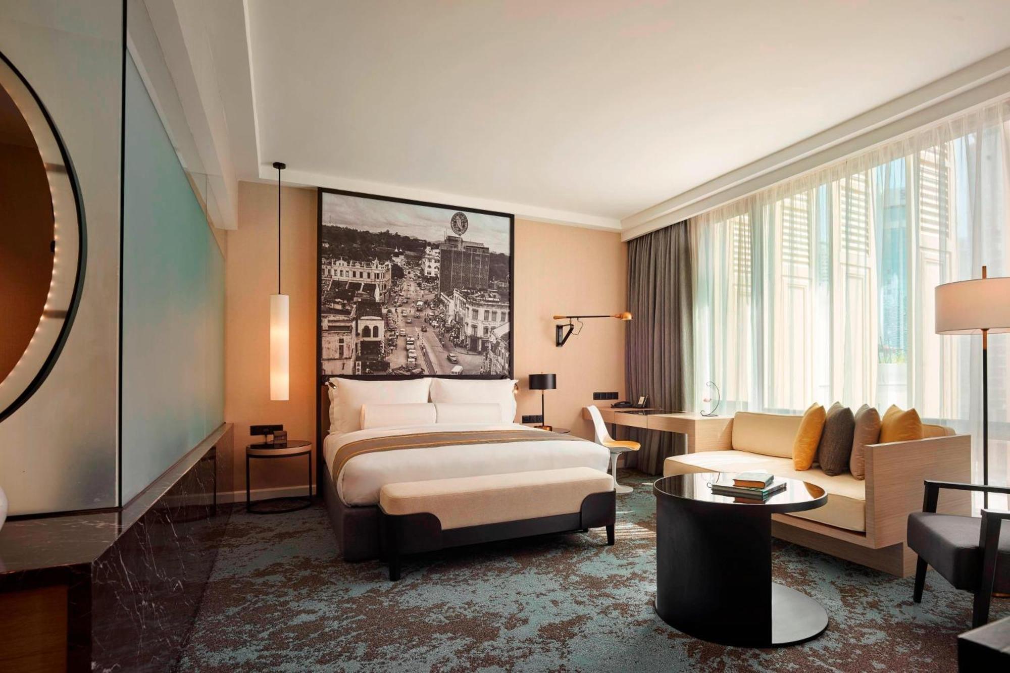 Hotel Stripes Kuala Lumpur, Autograph Collection ภายนอก รูปภาพ Deluxe Room