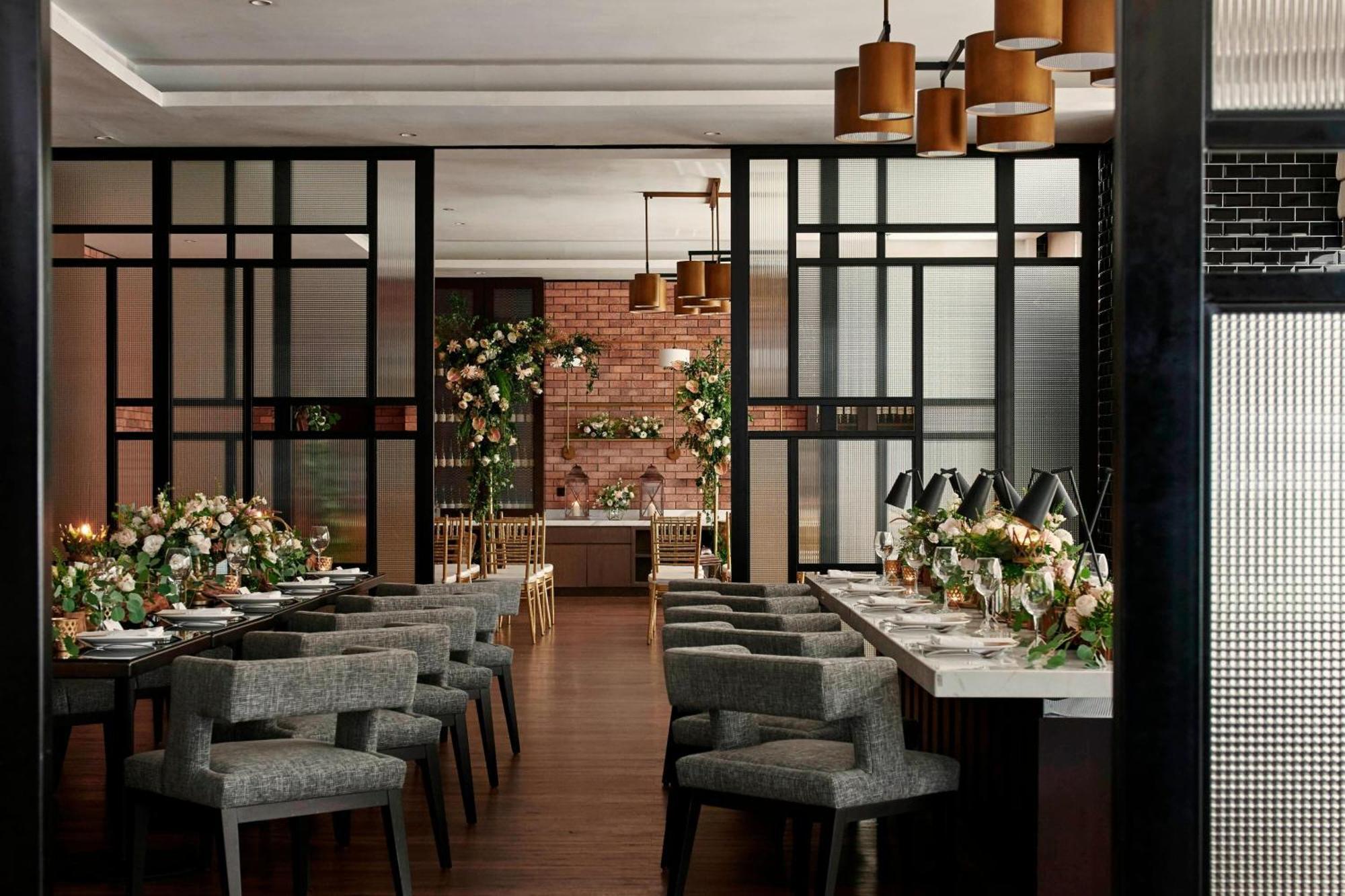 Hotel Stripes Kuala Lumpur, Autograph Collection ภายนอก รูปภาพ The interior of the restaurant
