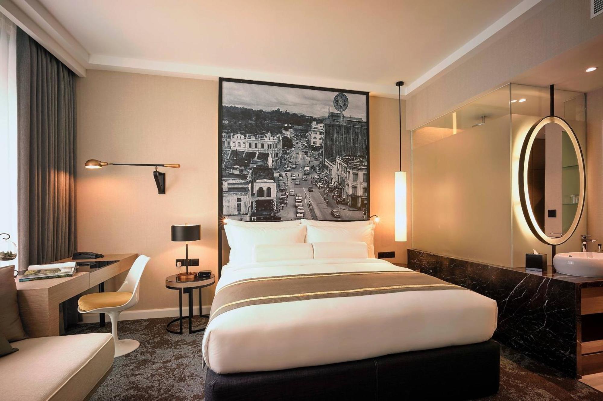 Hotel Stripes Kuala Lumpur, Autograph Collection ภายนอก รูปภาพ Deluxe Room