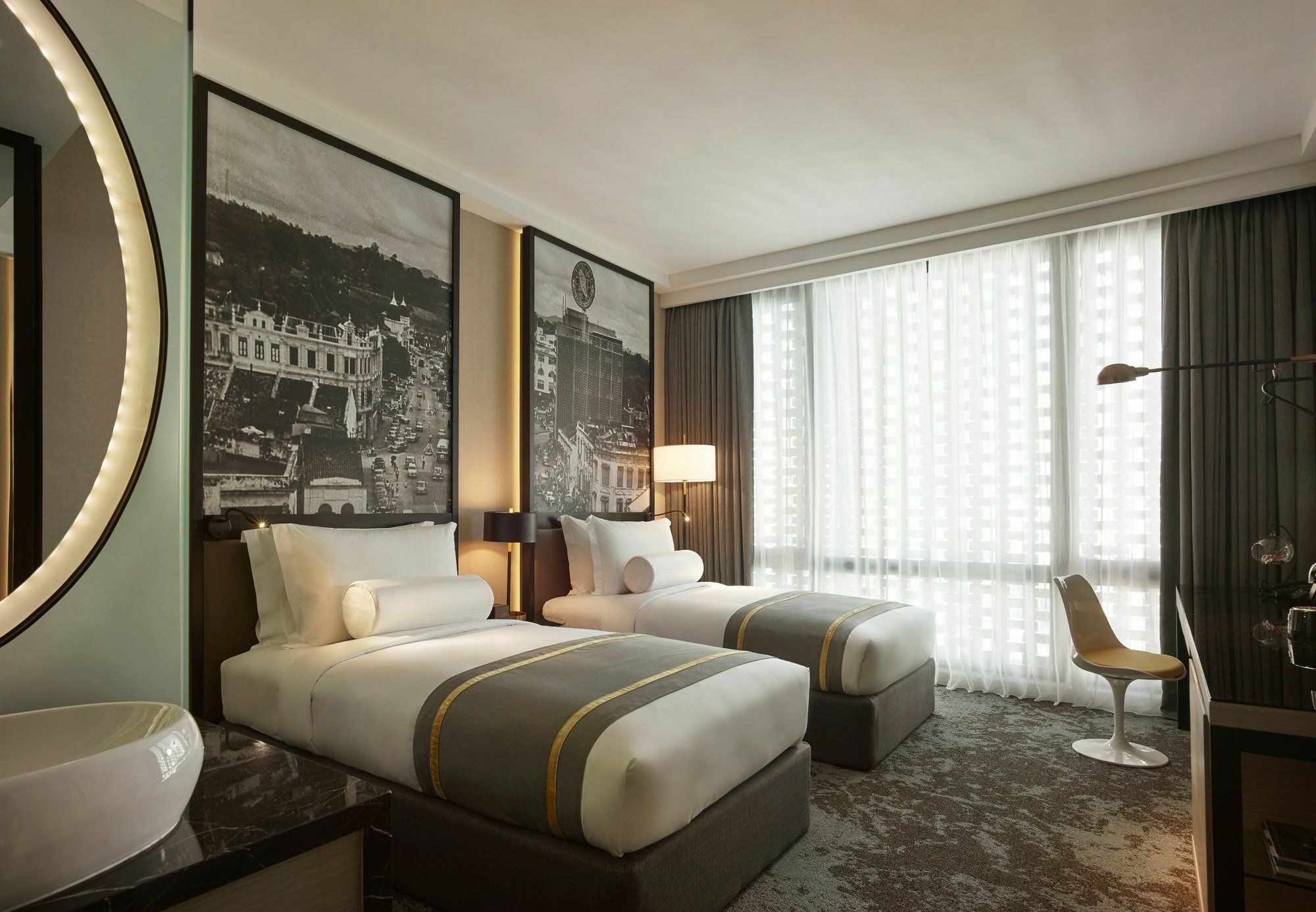 Hotel Stripes Kuala Lumpur, Autograph Collection ภายนอก รูปภาพ Deluxe Room