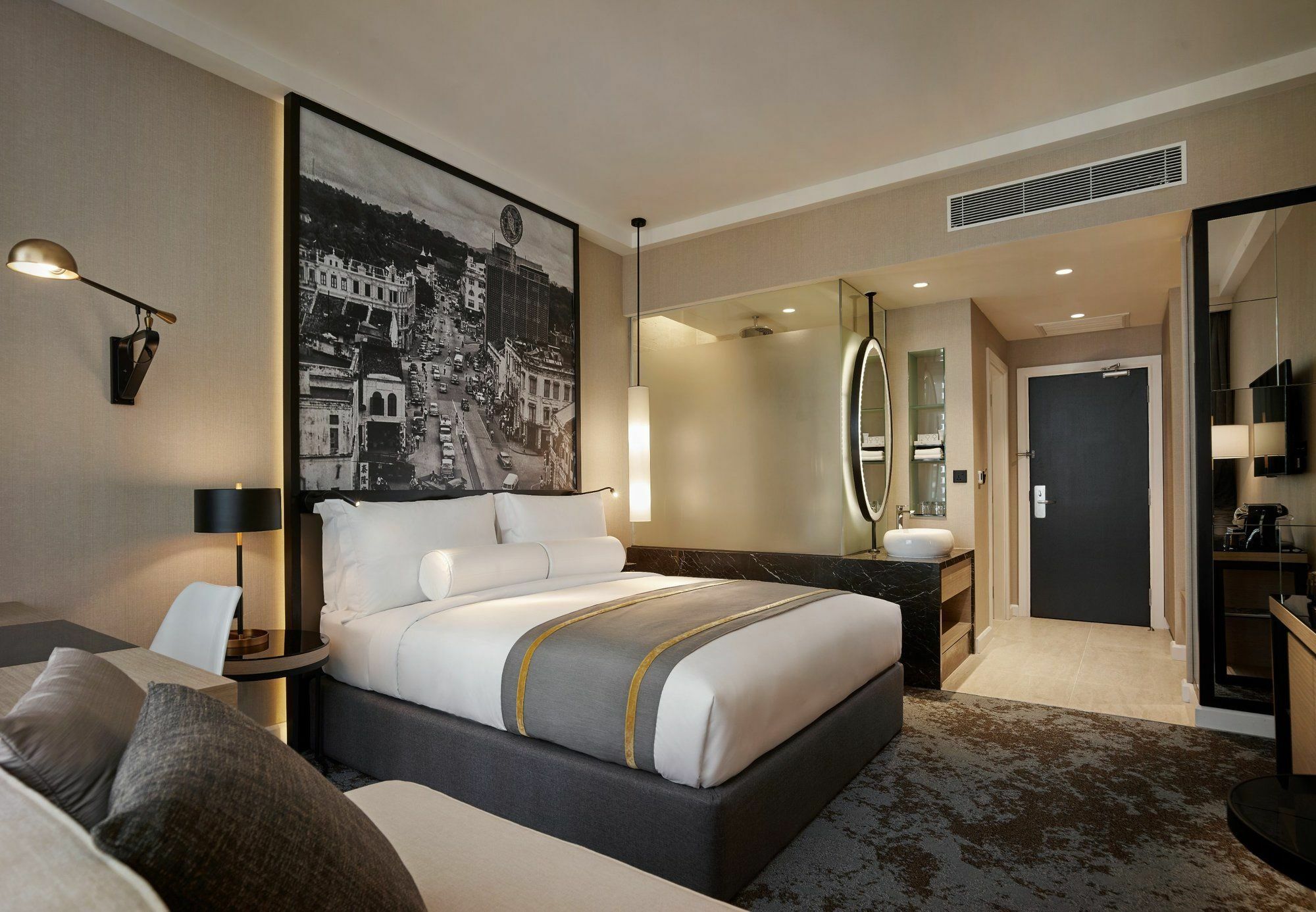 Hotel Stripes Kuala Lumpur, Autograph Collection ภายนอก รูปภาพ Deluxe Room
